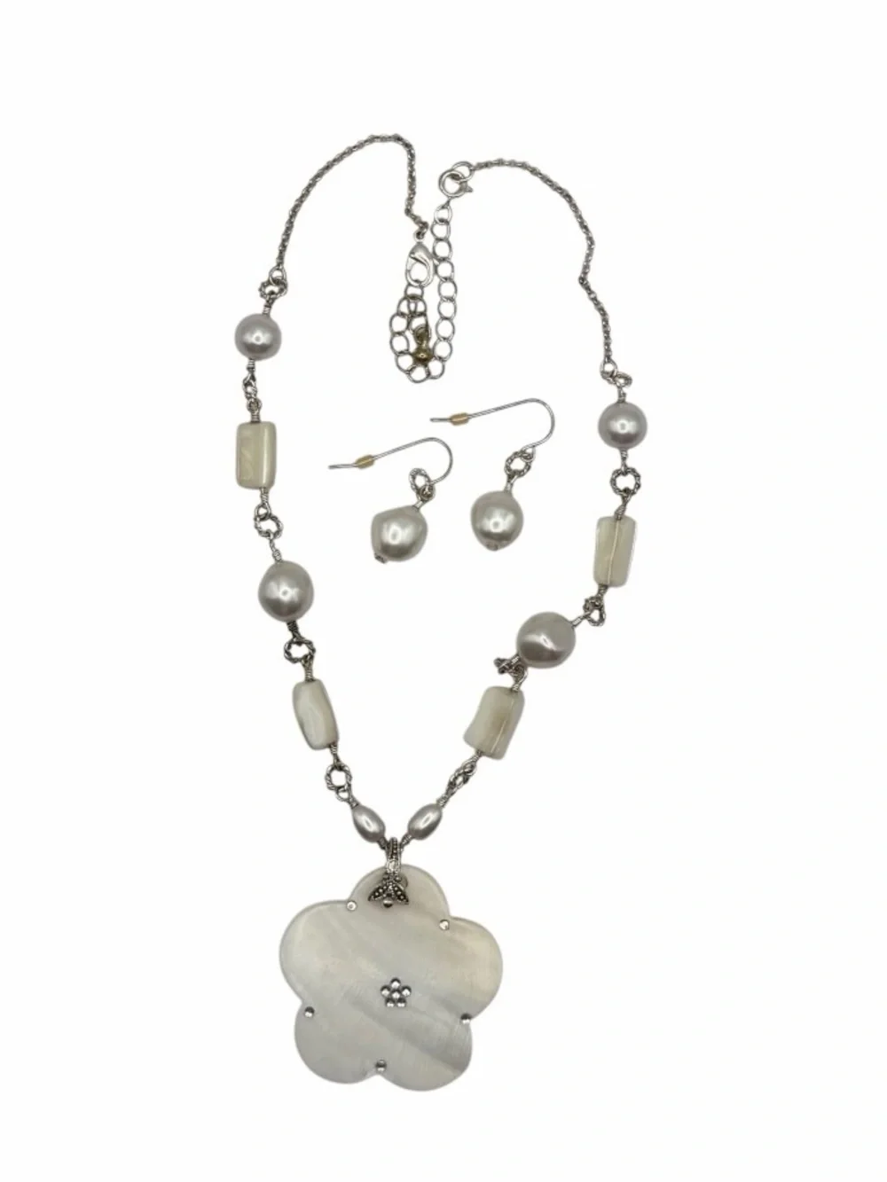 Avon Silver-Tone Mother-of-Pearl Flower Pendant Necklace and Earring Set - White